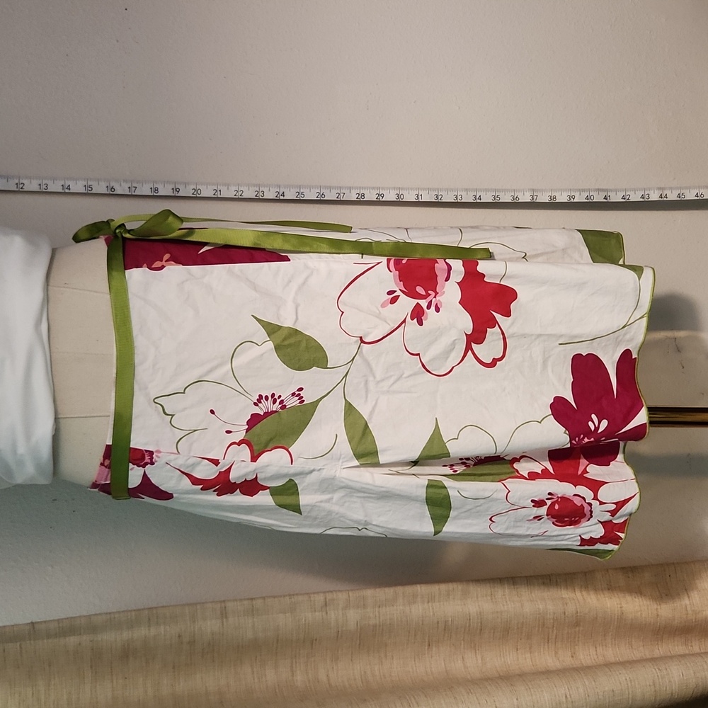 Floral skirt with ribbon tie size 9